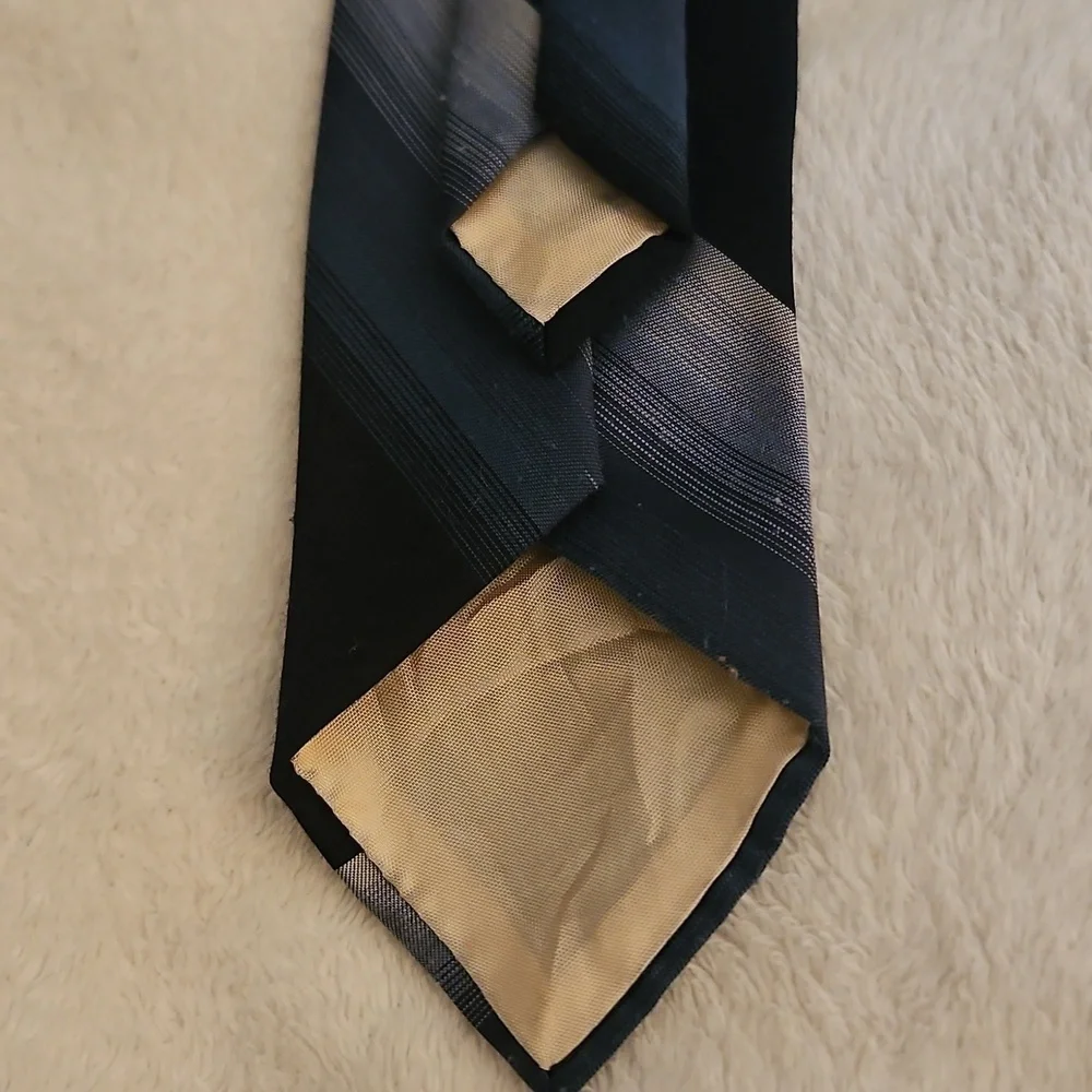 3/$30 DON LOPER 1980s Blue Striped Ombre Skinny Clip-on Tie